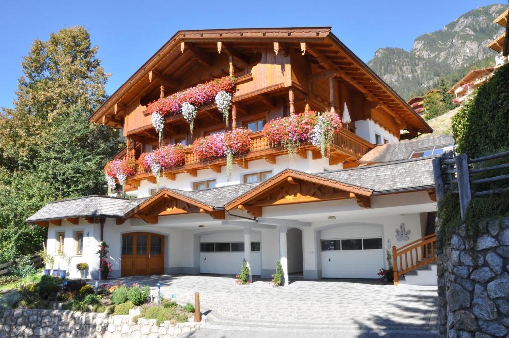 Haus Kristall Алпбах Екстериор снимка
